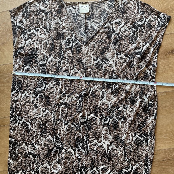 NWOT Beach Coverup. OS. - Picture 5 of 7